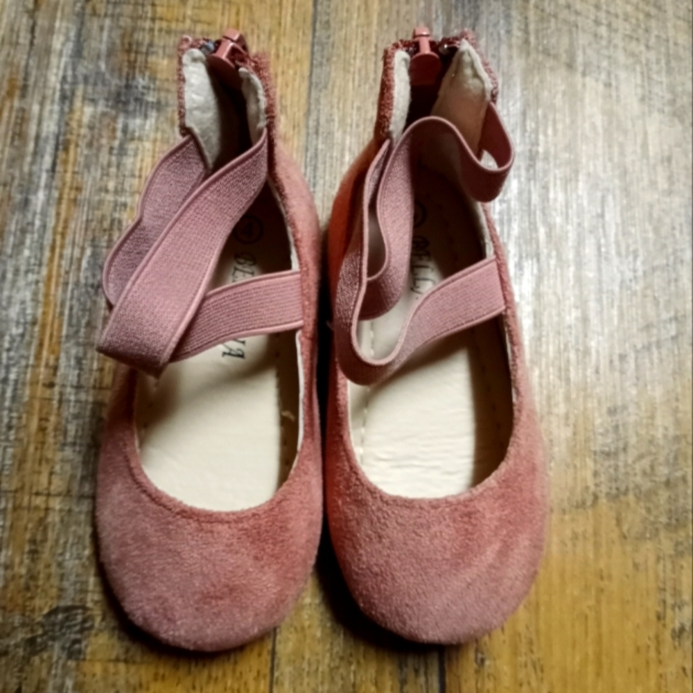 Girls Sz 4 Belladia Ballerina Style Dress Shoes